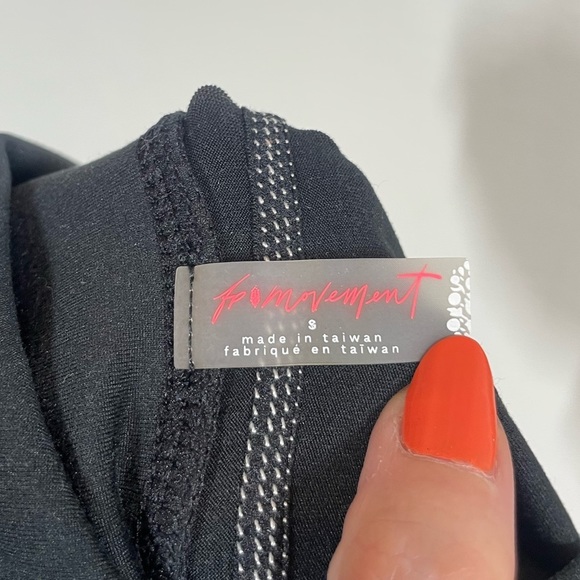 Free People Movement High-Rise 7/8 You're A Peach Leggings Blk-Still Full Price - Picture 8 of 9